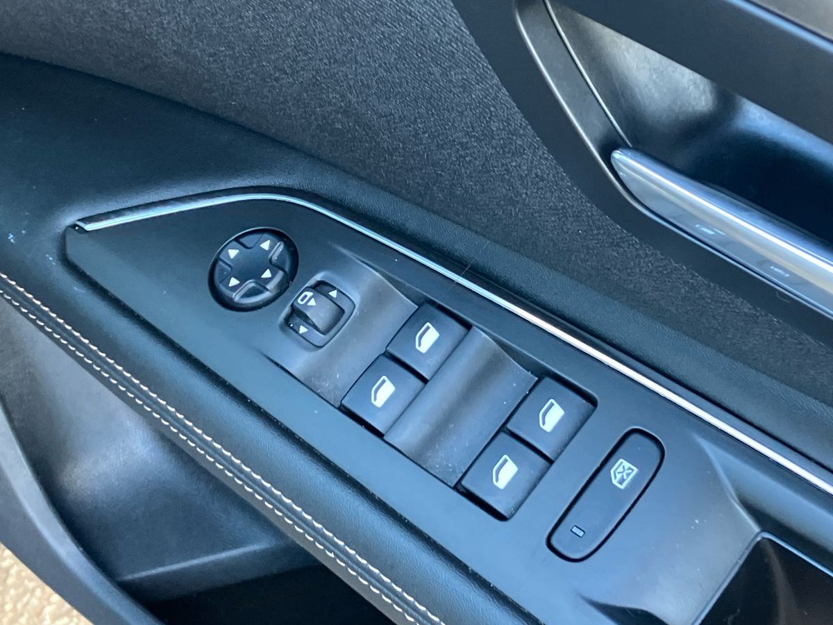 Used Peugeot 3008 2018 for sale - 77432228: Photo 18