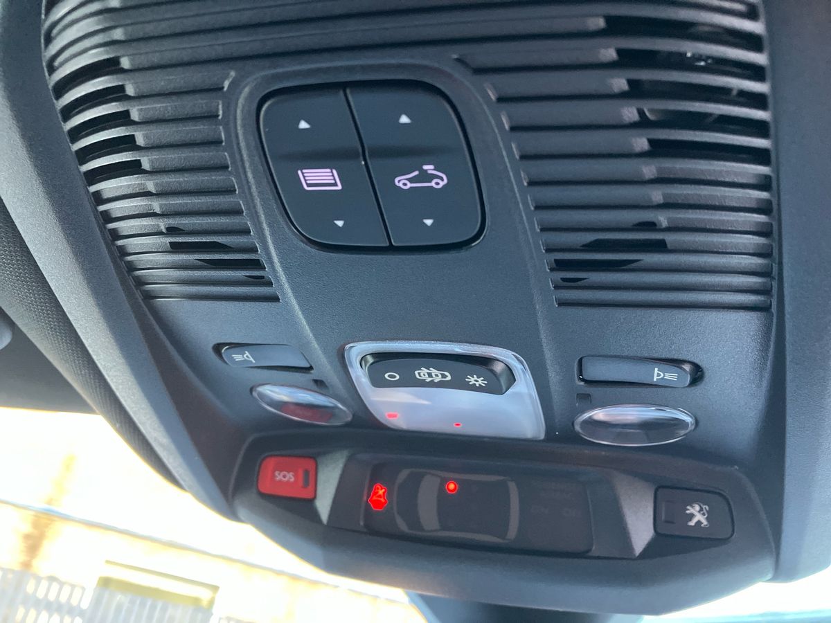 Used Peugeot 3008 2018 for sale - 77432228: Photo 59