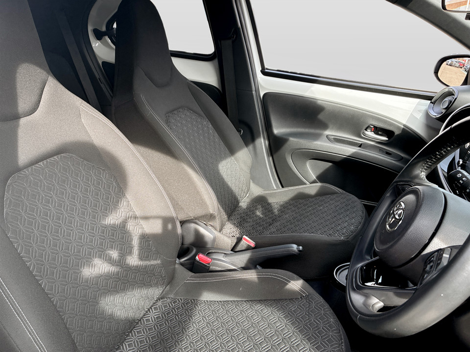 Used Toyota Aygo X 2023 for sale - 77980384: Photo 24