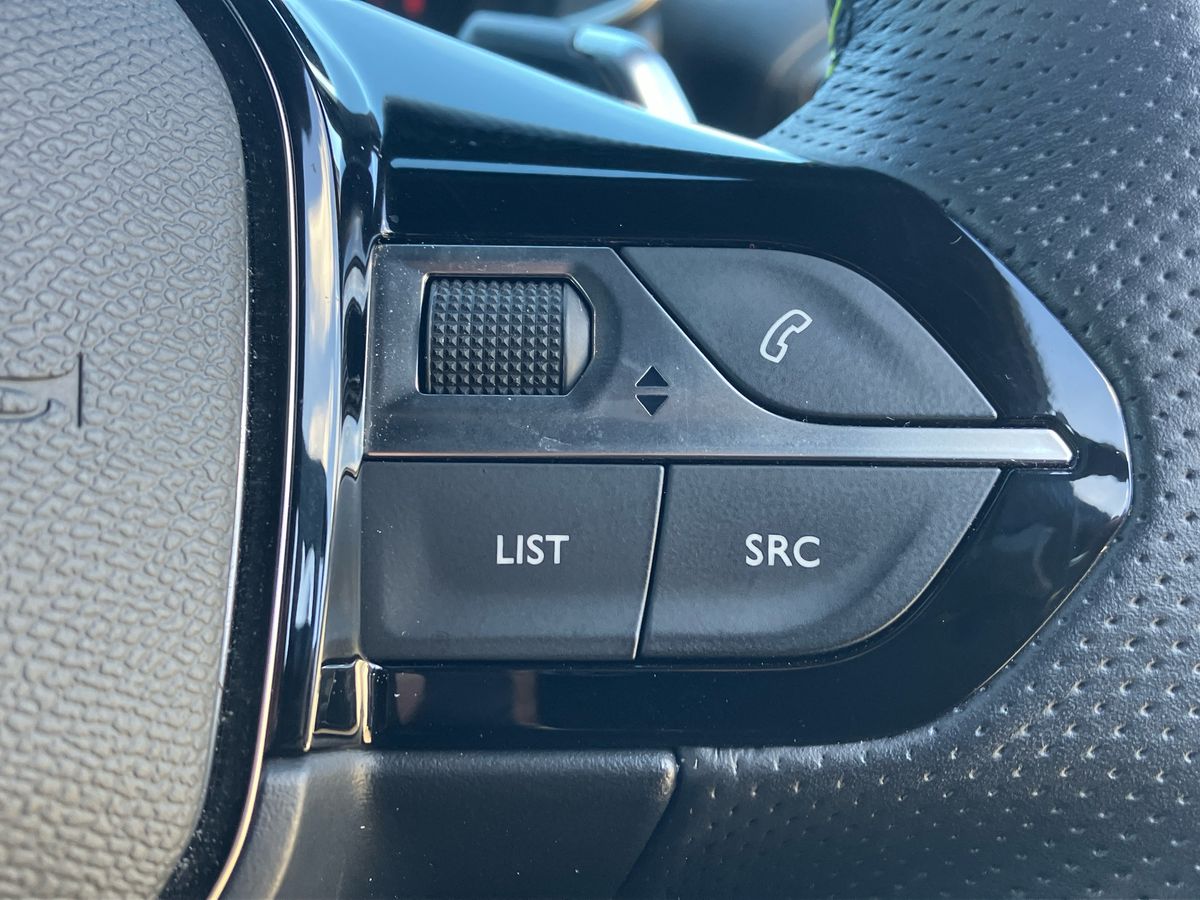 Used Peugeot 2008 2022 for sale - 76128198: Photo 41