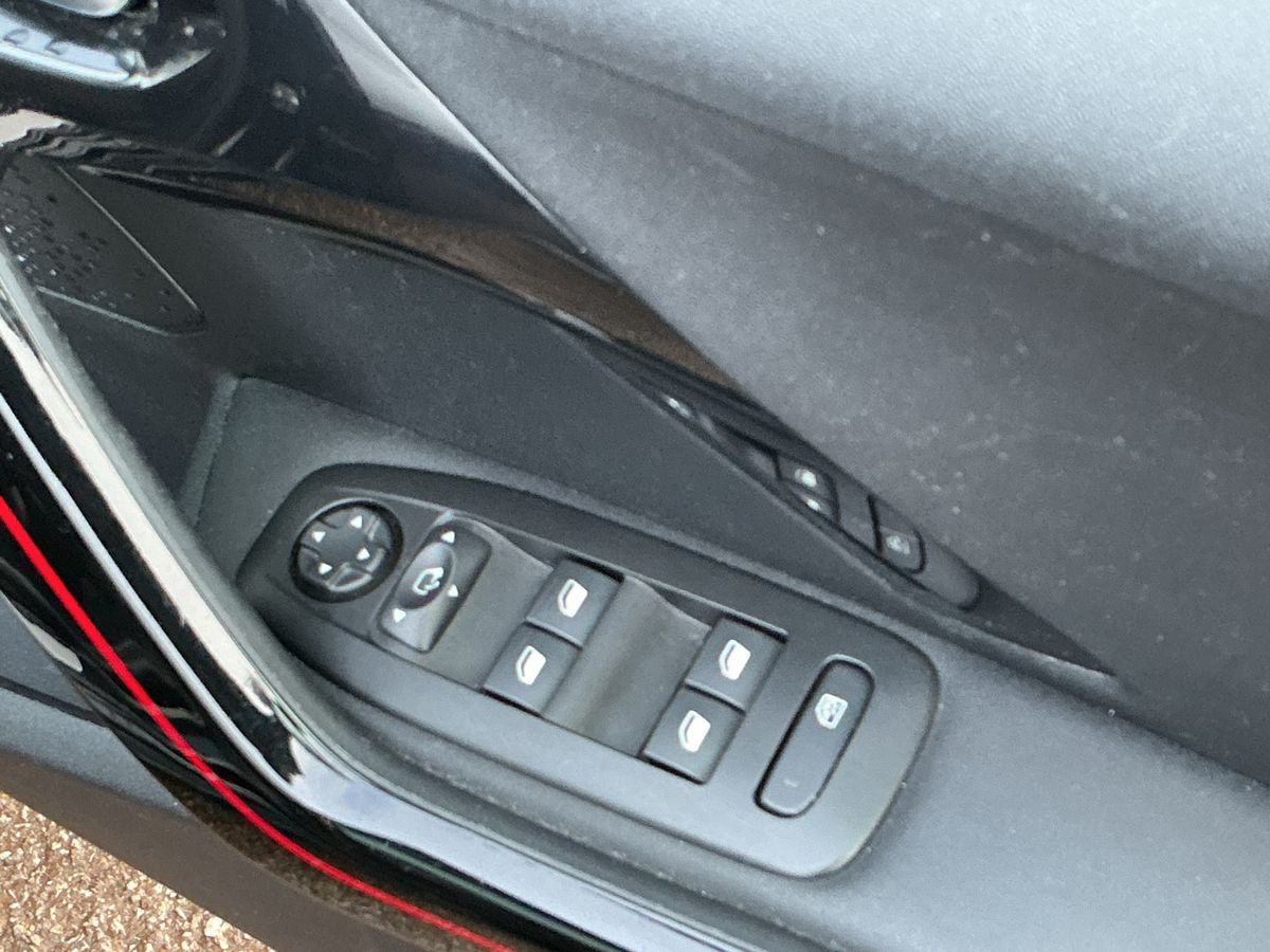 Used Peugeot 2008 2018 for sale - 77846071: Photo 18