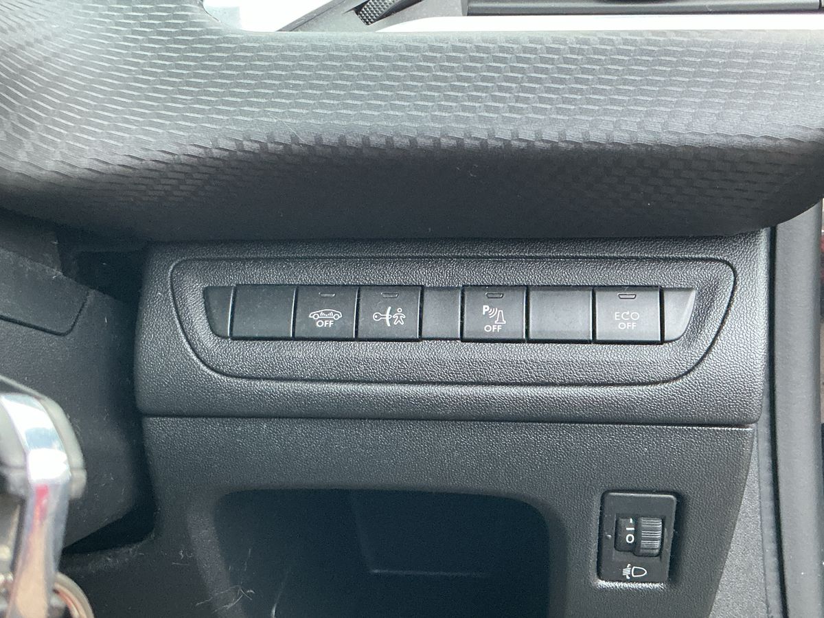 Used Peugeot 2008 2018 for sale - 77846071: Photo 36