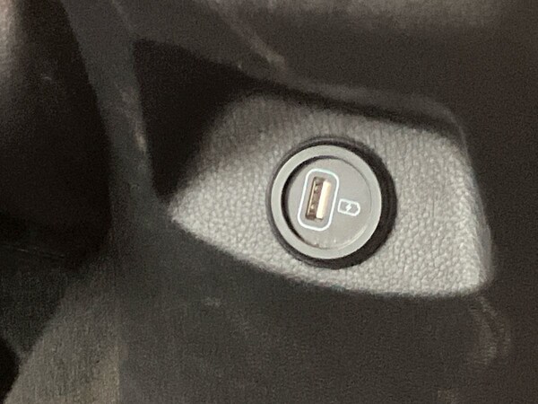 Used Kia Stonic 2022 for sale - 76264143: Photo 37