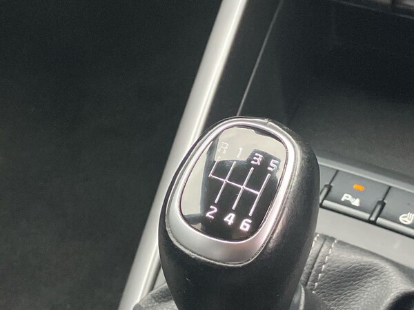 Used Kia Stonic 2022 for sale - 76264143: Photo 53