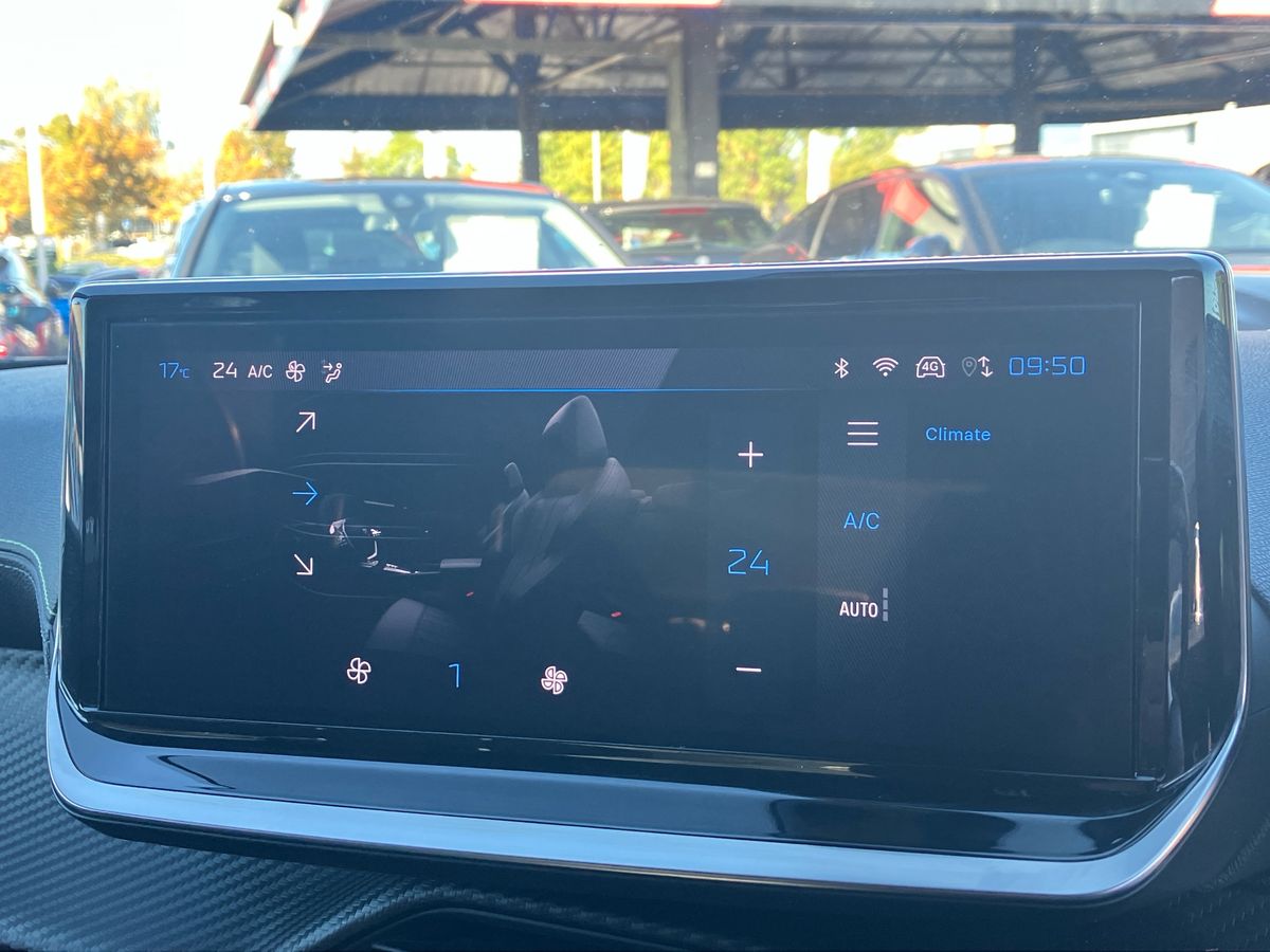 Used Peugeot 2008 2023 for sale - 76045461: Photo 12