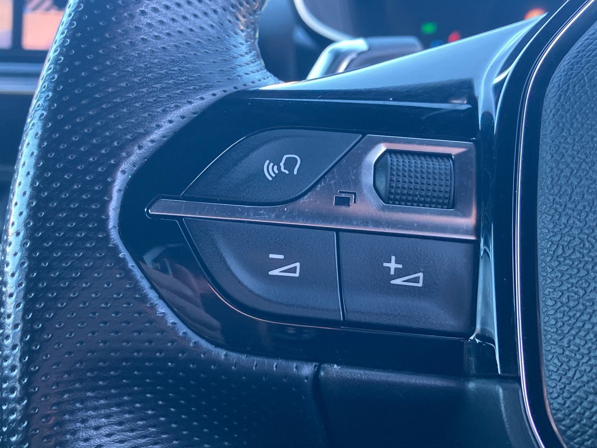 Used Peugeot 2008 2023 for sale - 76045461: Photo 16