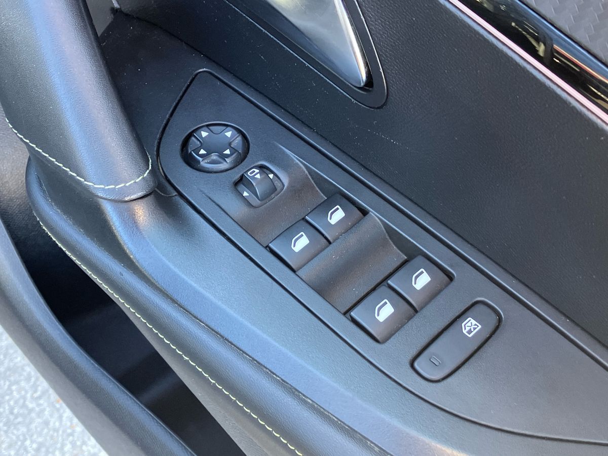 Used Peugeot 2008 2023 for sale - 76045461: Photo 18