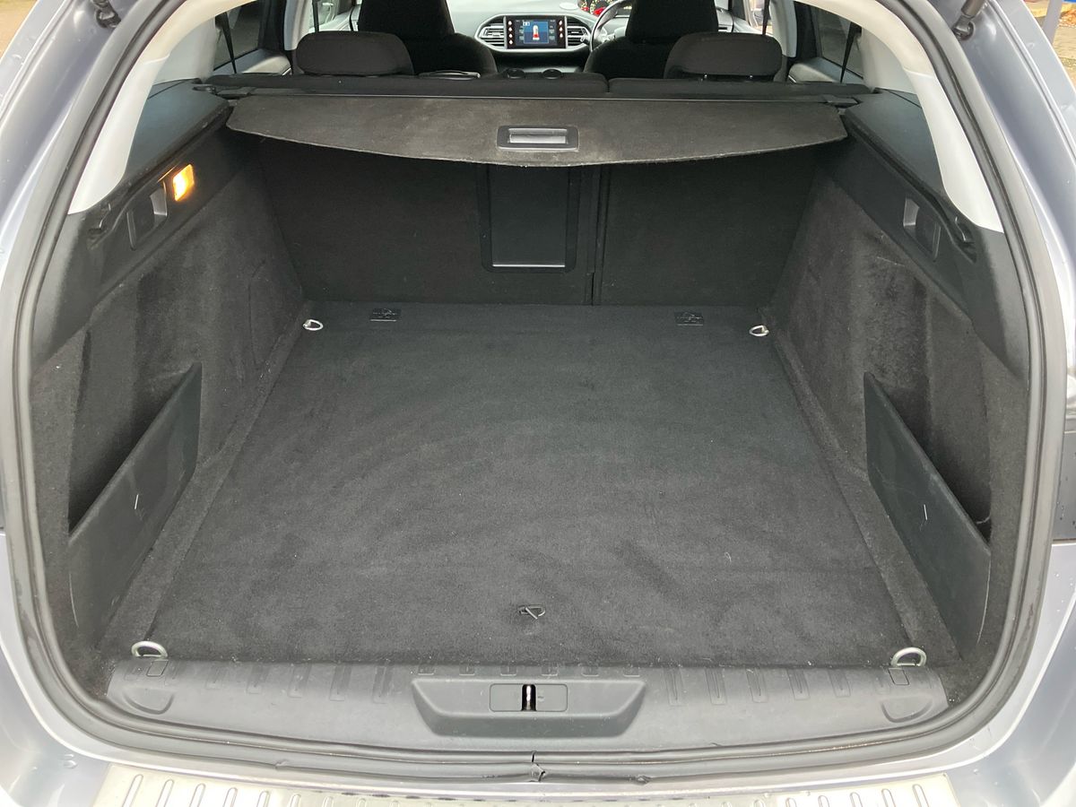 Used Peugeot 308 2016 for sale - 77432234: Photo 20