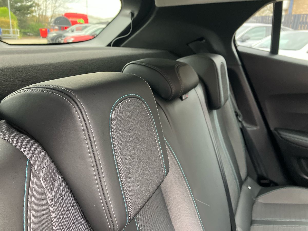 Used Peugeot 2008 2022 for sale - 76264016: Photo 32