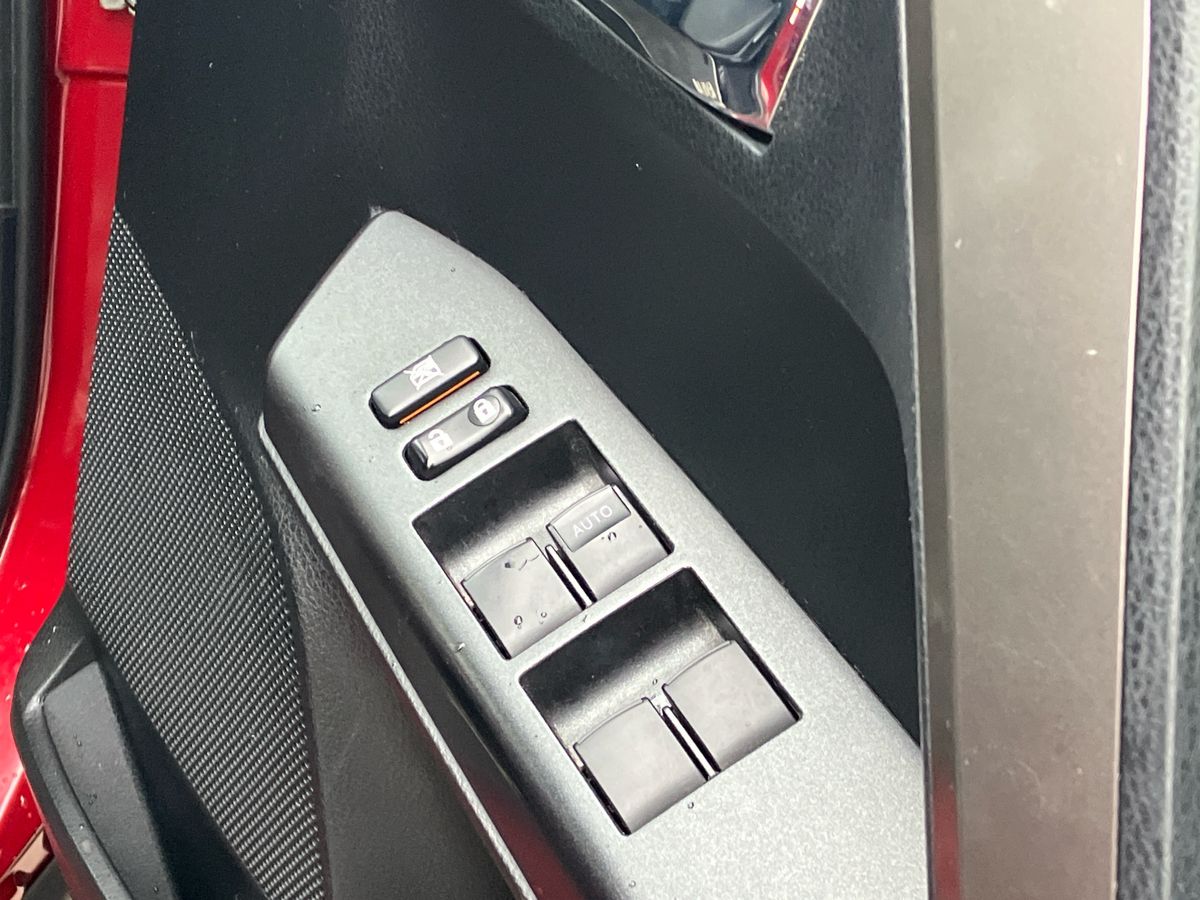 Used Toyota RAV4 2018 for sale - 76736060: Photo 19