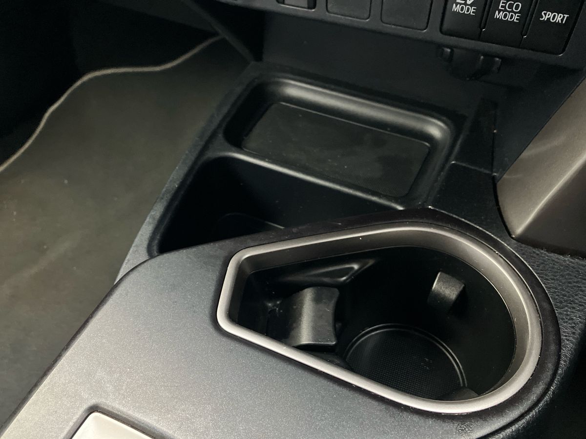 Used Toyota RAV4 2018 for sale - 76736060: Photo 52