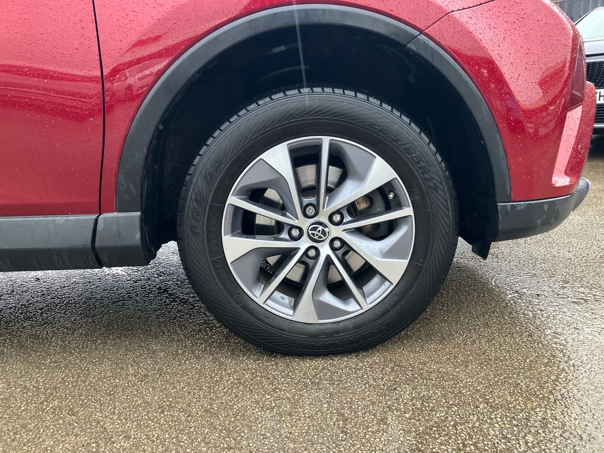 Used Toyota RAV4 2018 for sale - 76736060: Photo 8