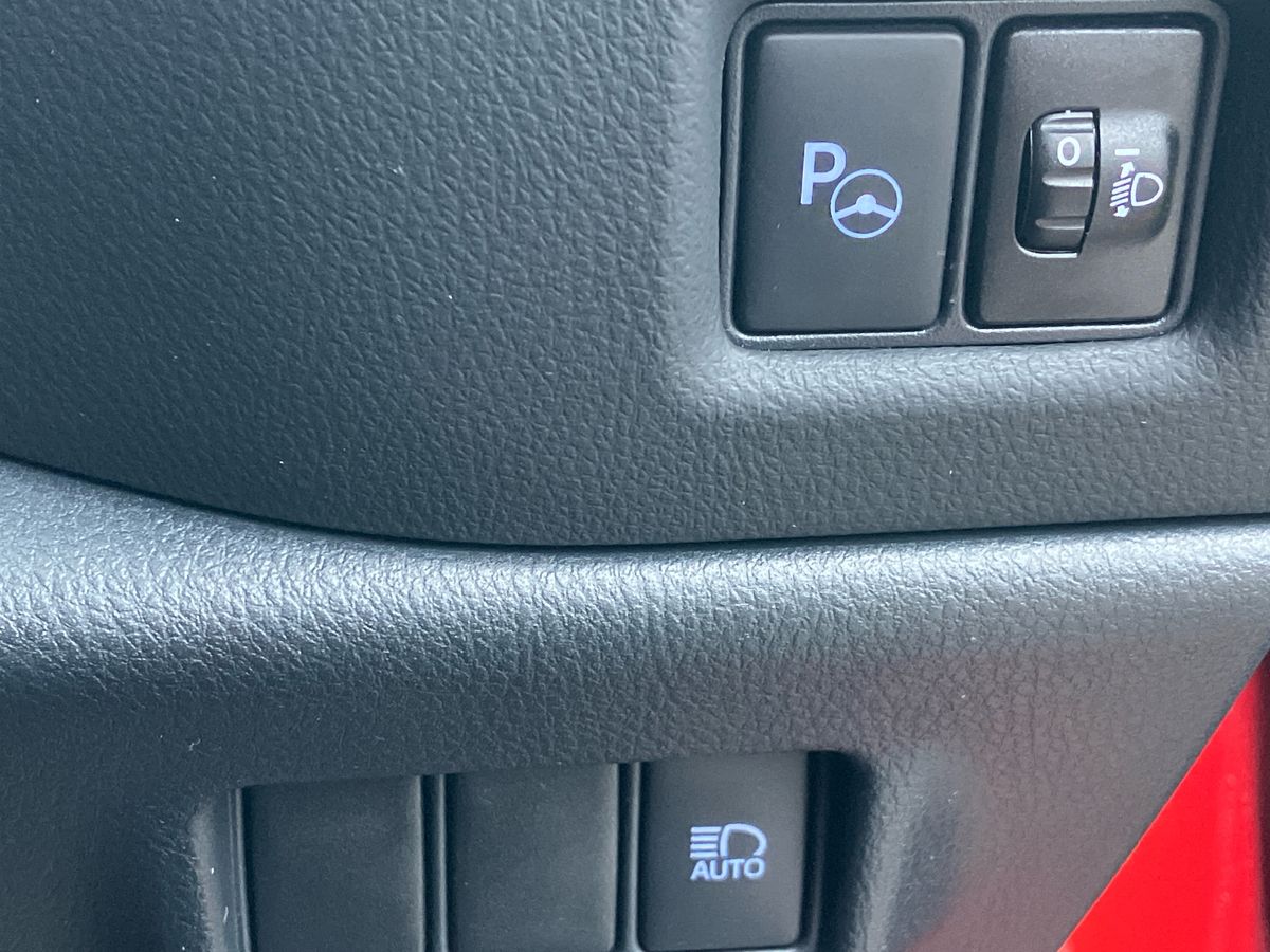 Used Toyota C-HR 2023 for sale - 77148773: Photo 39