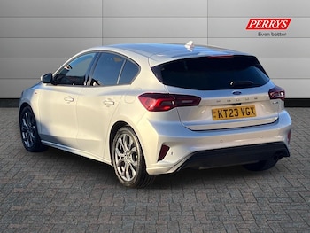Used Ford Focus 2023 for sale - 76128480: Photo 2