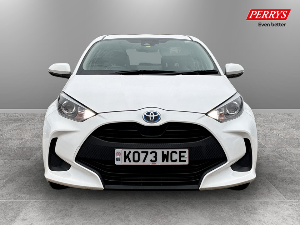 Used Toyota Yaris 2024 for sale - 77432111: Photo 2