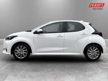 Used Toyota Yaris 2024 for sale - 77432111: Photo