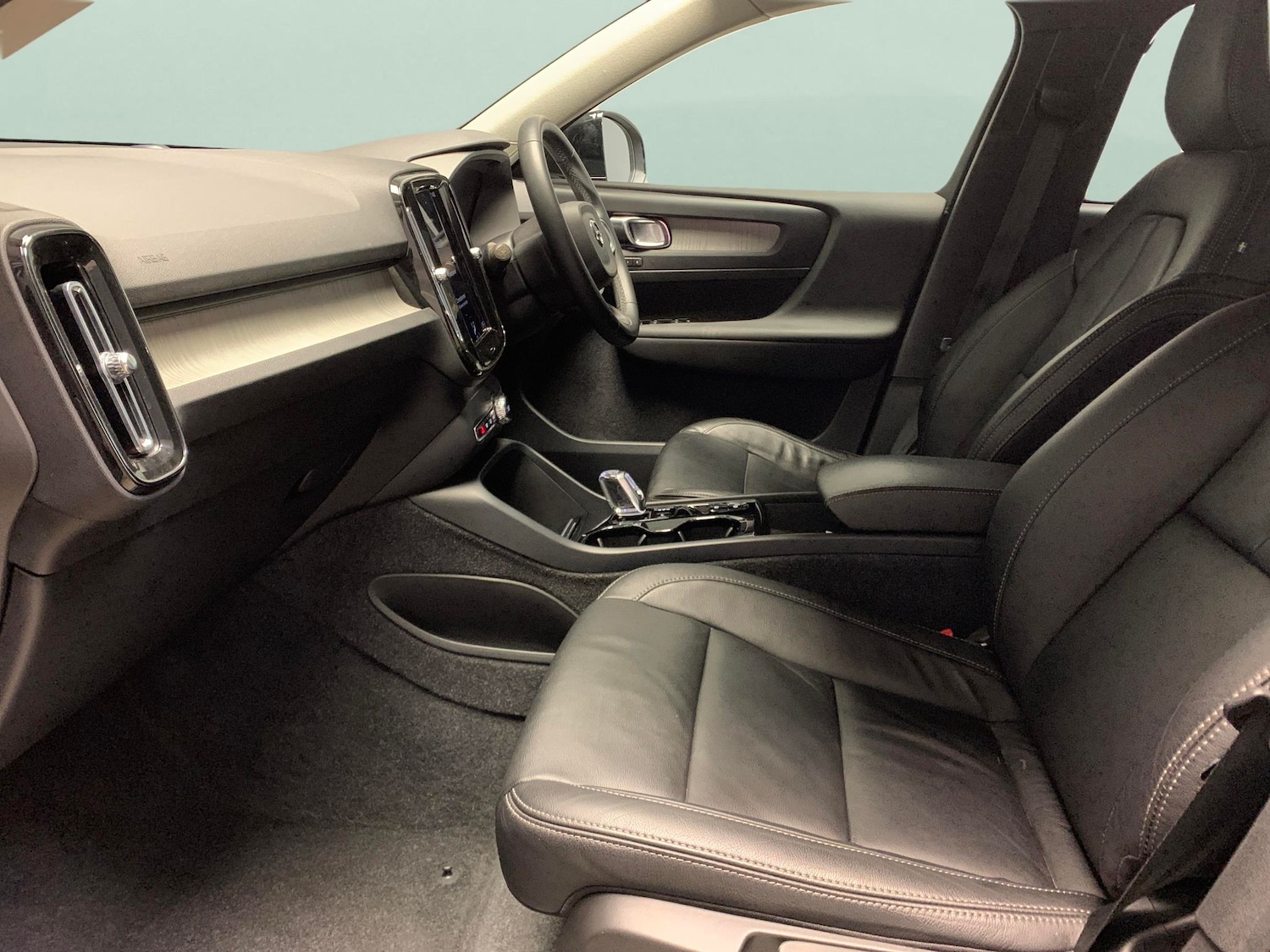 Used Volvo XC40 2021 for sale - 76847529: Photo 4