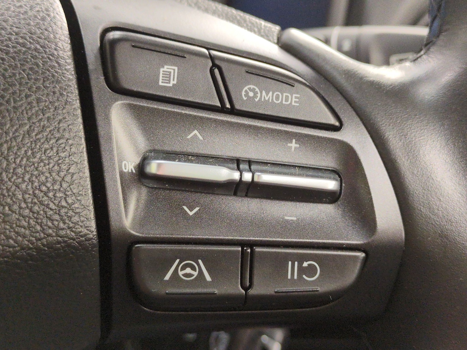 Used Hyundai KONA 2022 for sale - 76738461: Photo 18