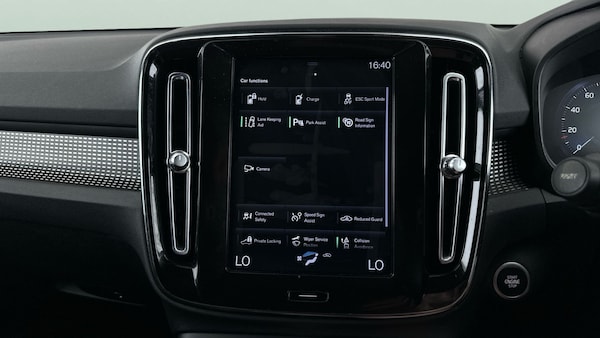 Used Volvo XC40 2021 for sale - 76310632: Photo 34