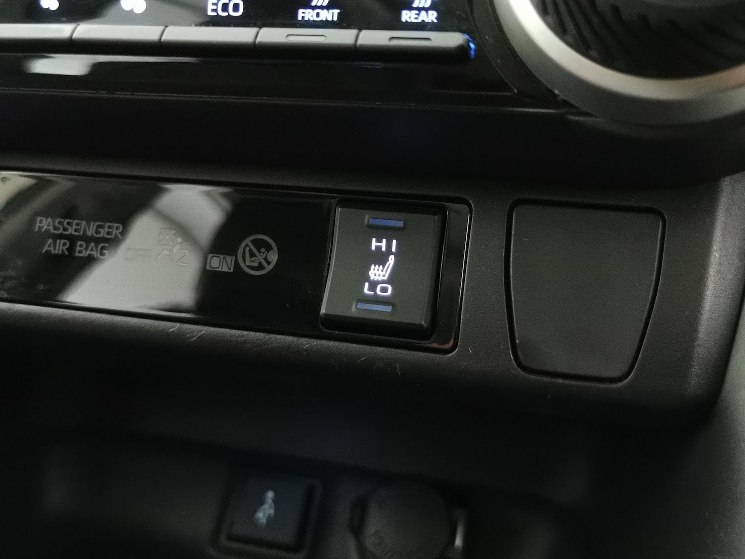 Used Toyota RAV4 2020 for sale - 76588900: Photo 28