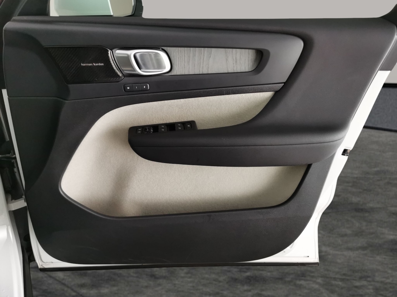 Used Volvo XC40 for sale - 76937768: Photo 36