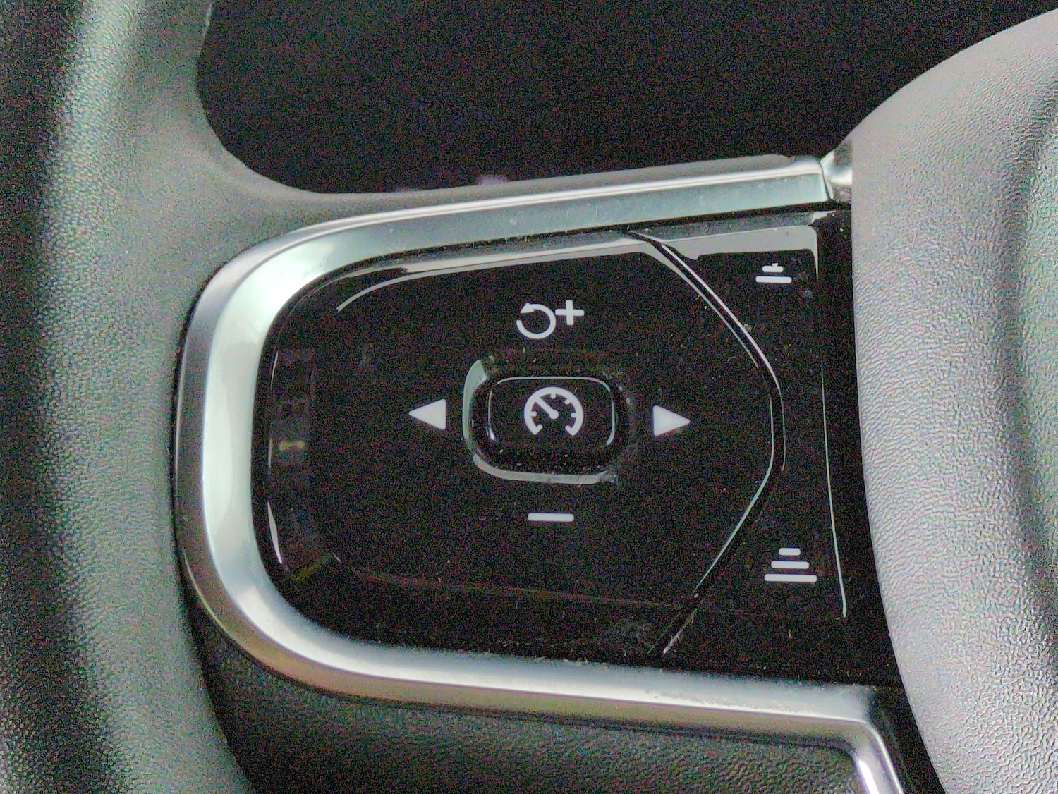 Used Volvo XC60 2022 for sale - 77932394: Photo 20