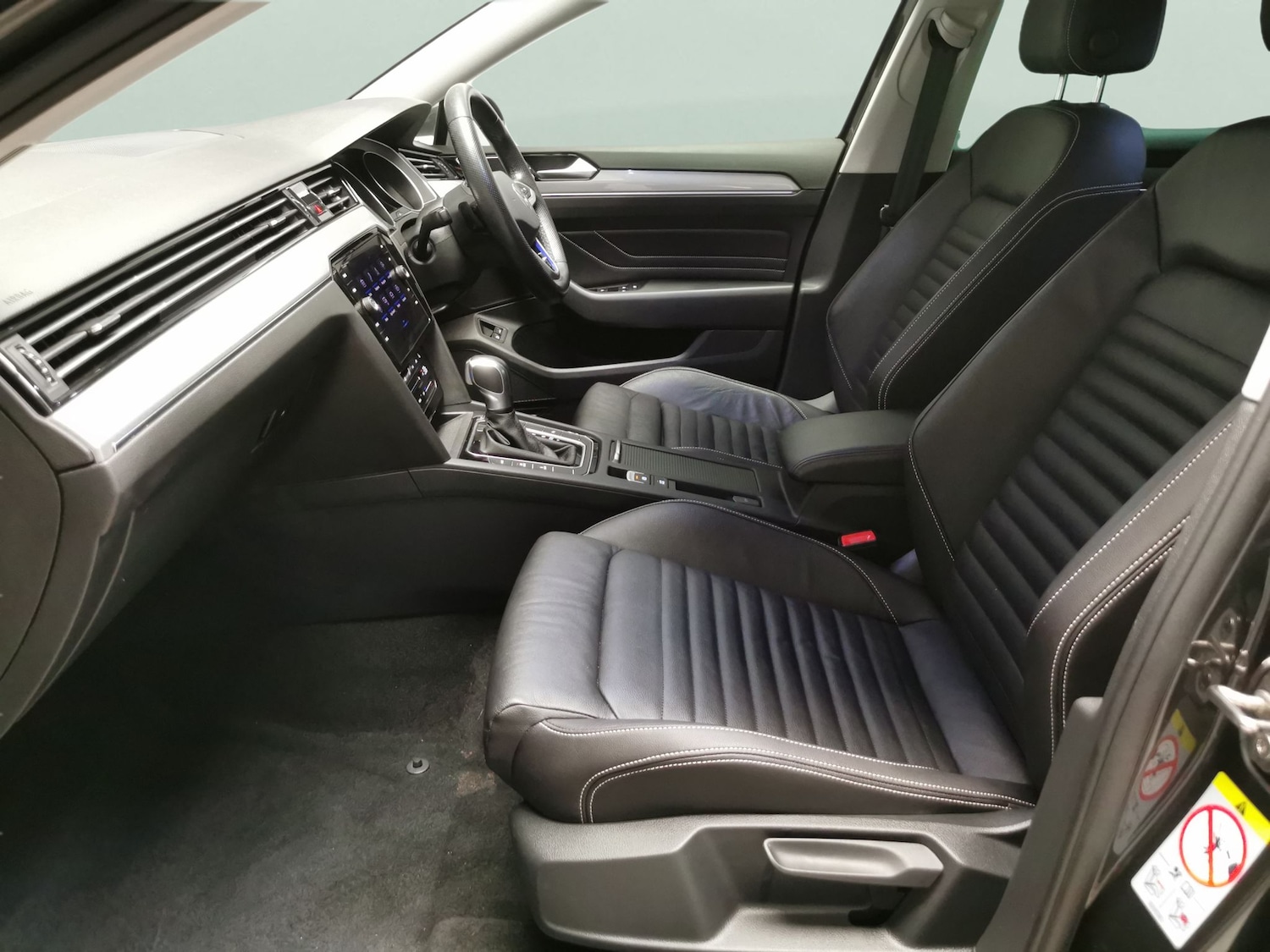 Used Volkswagen Passat 2022 for sale - 76773743: Photo 4