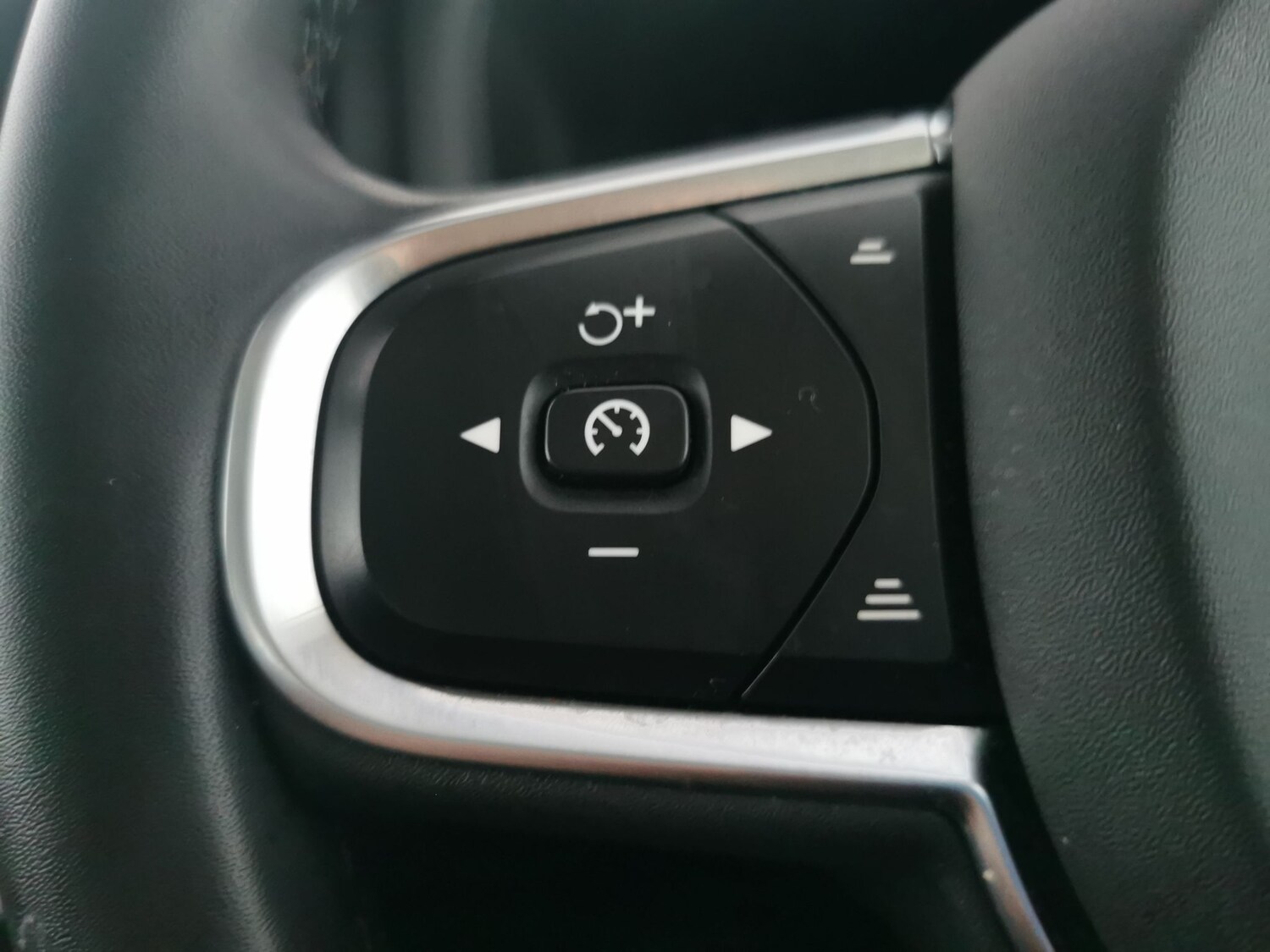 Used Volvo XC60 2022 for sale - 77364887: Photo 22