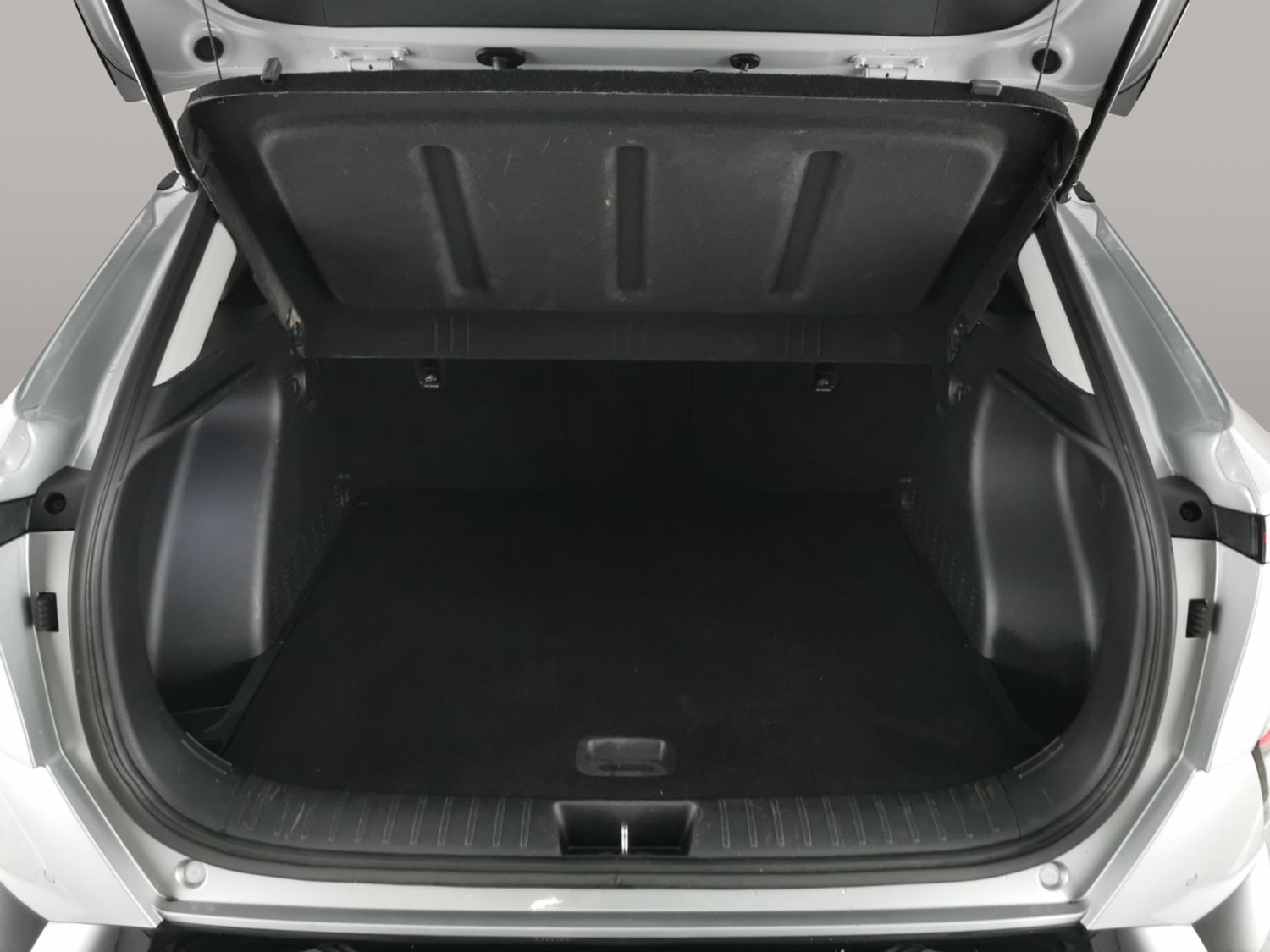 Used Hyundai KONA 2023 for sale - 76947080: Photo 31