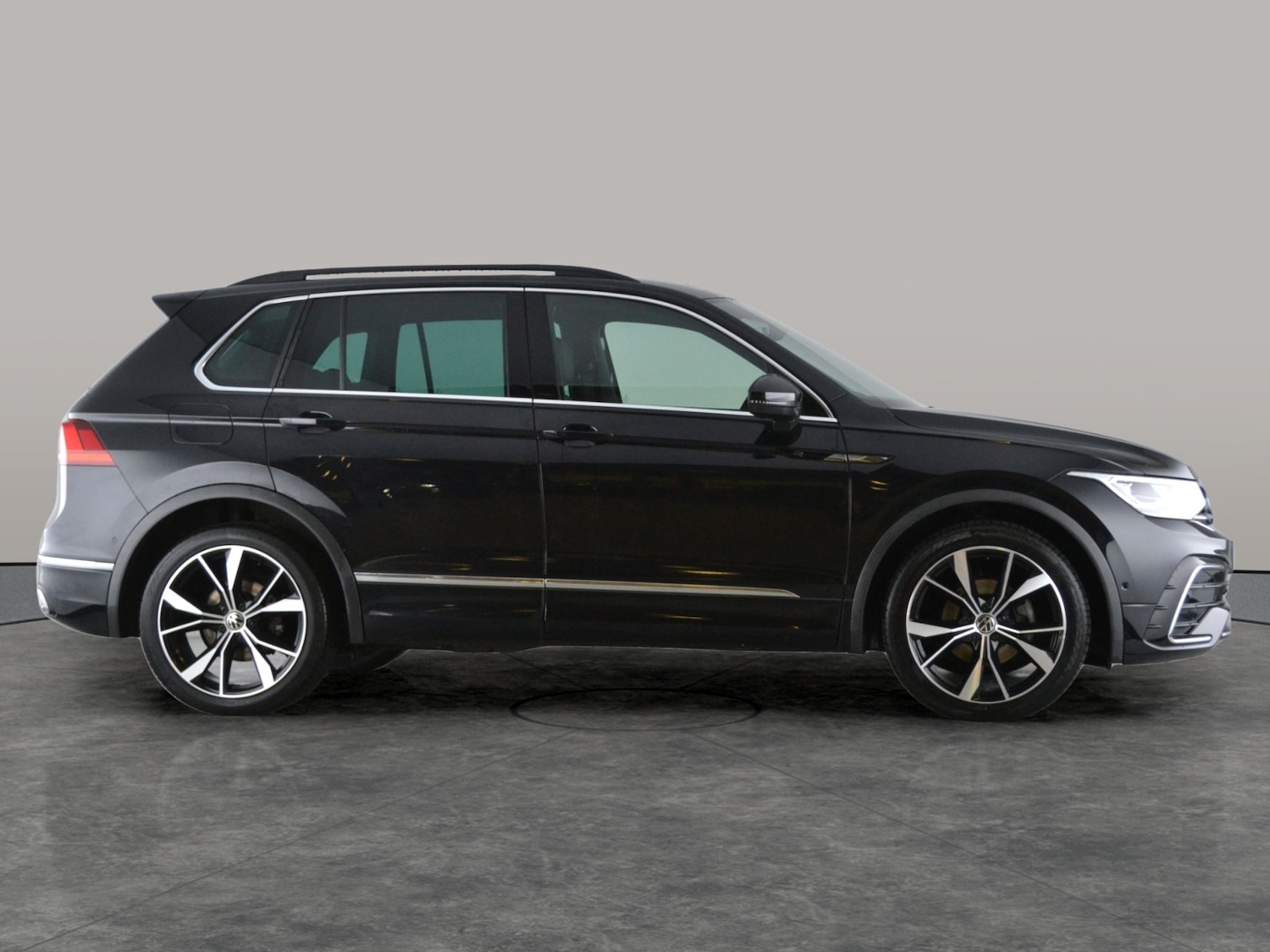 Used Volkswagen Tiguan 2023 for sale - 77418154: Photo 10
