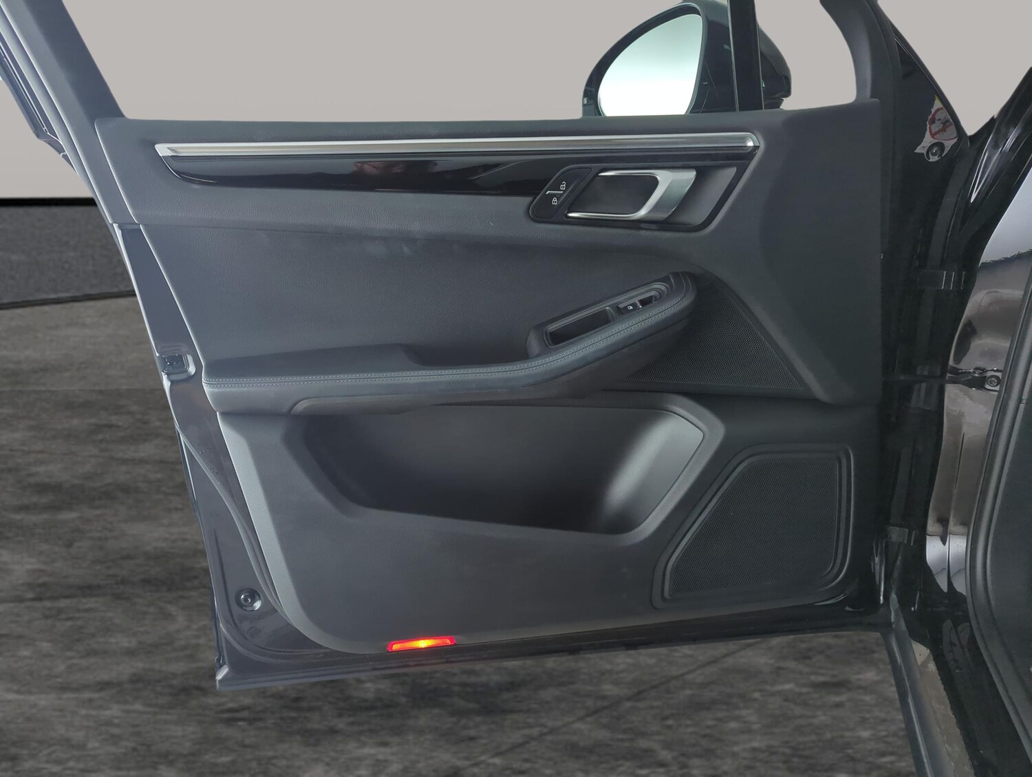 Used Porsche Macan for sale - 78103996: Photo 32