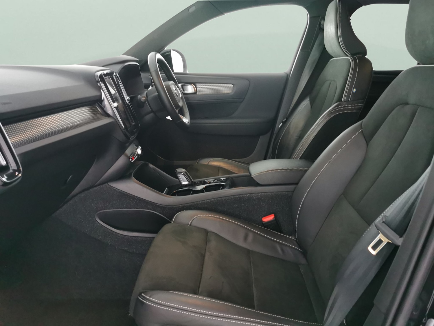 Used Volvo XC40 2021 for sale - 77219219: Photo 4