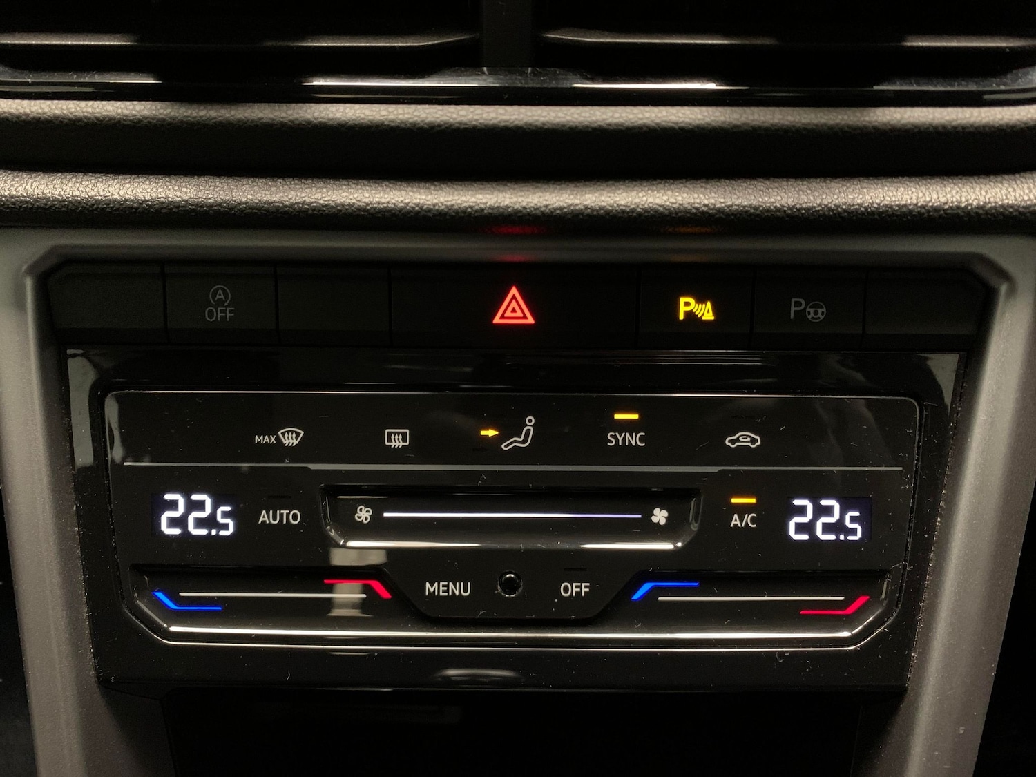 Used Volkswagen T-Roc 2023 for sale - 77160965: Photo 16