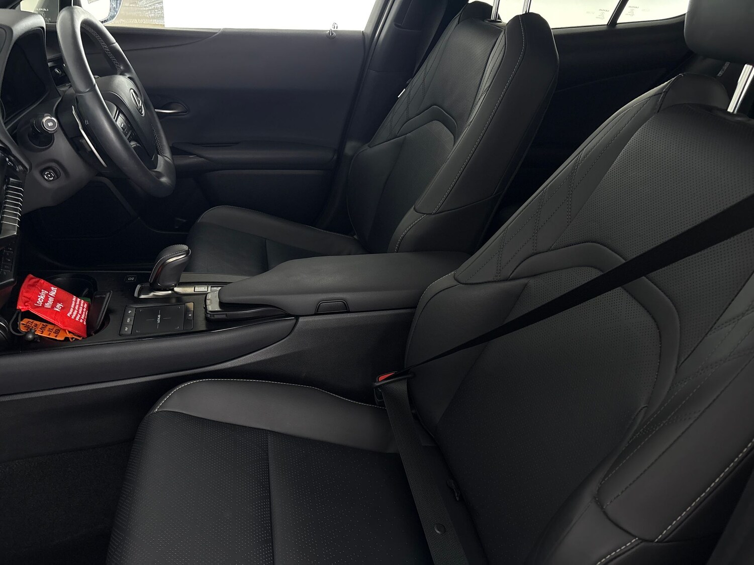 Used Lexus UX 2023 for sale - 77563501: Photo 8