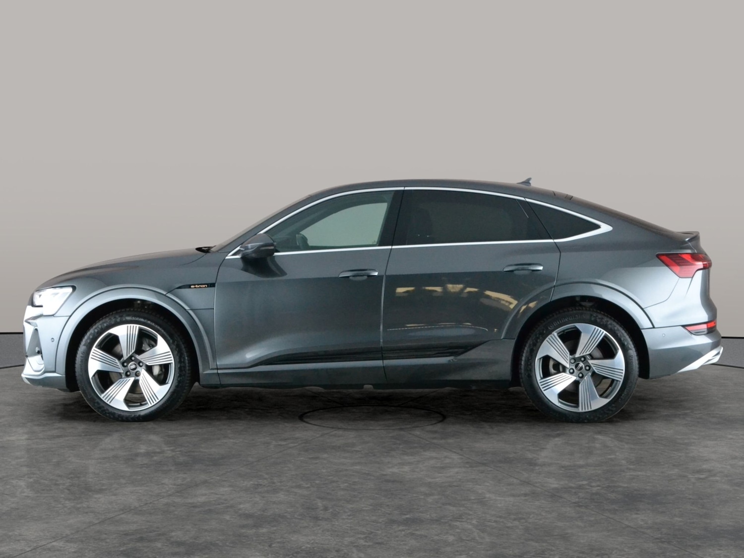 Used Audi e-tron 2022 for sale - 77653463: Photo 14