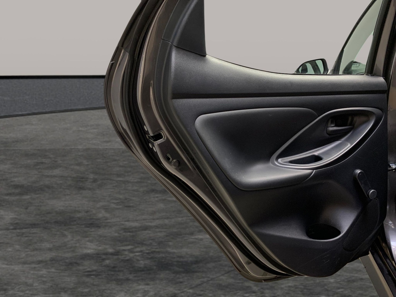 Used Toyota Yaris 2022 for sale - 77350820: Photo 24