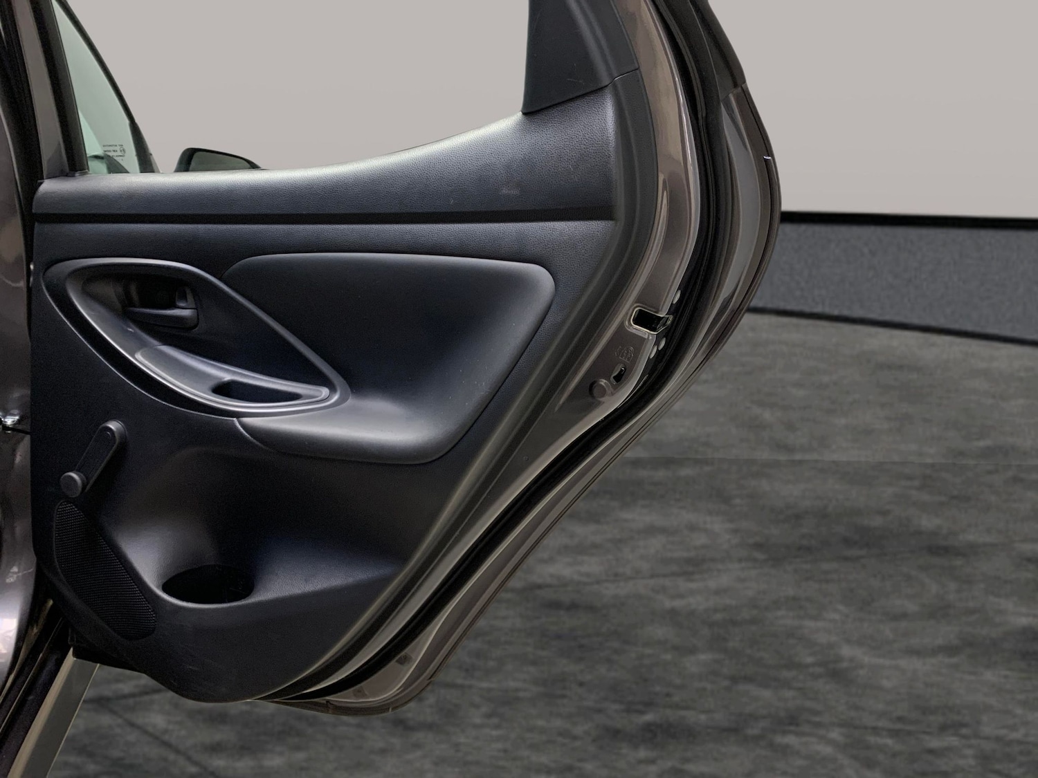 Used Toyota Yaris 2022 for sale - 77350820: Photo 25