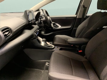 Used Toyota Yaris 2022 for sale - 77350820: Photo