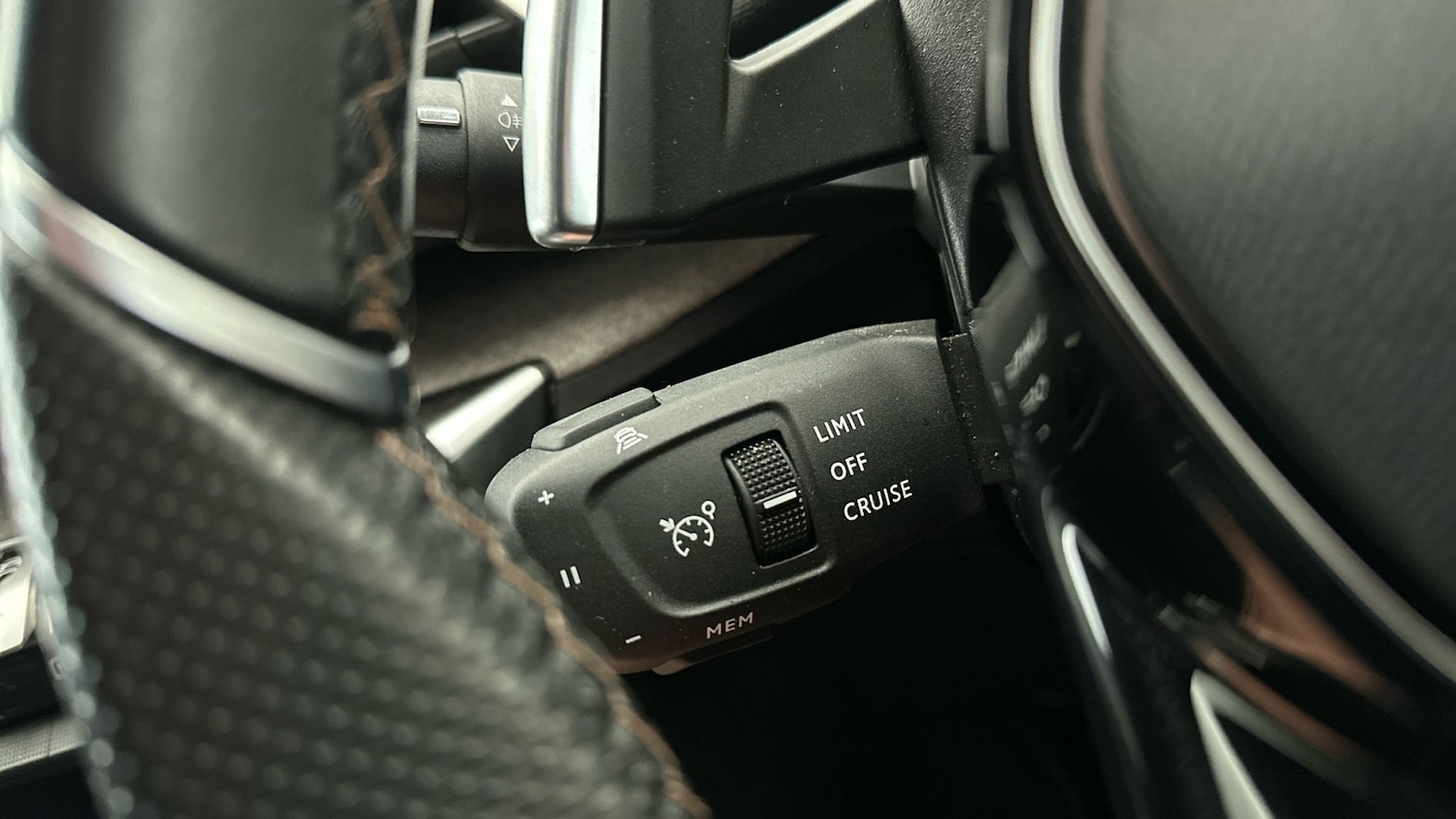 Used Peugeot 3008 2022 for sale - 77043617: Photo 25