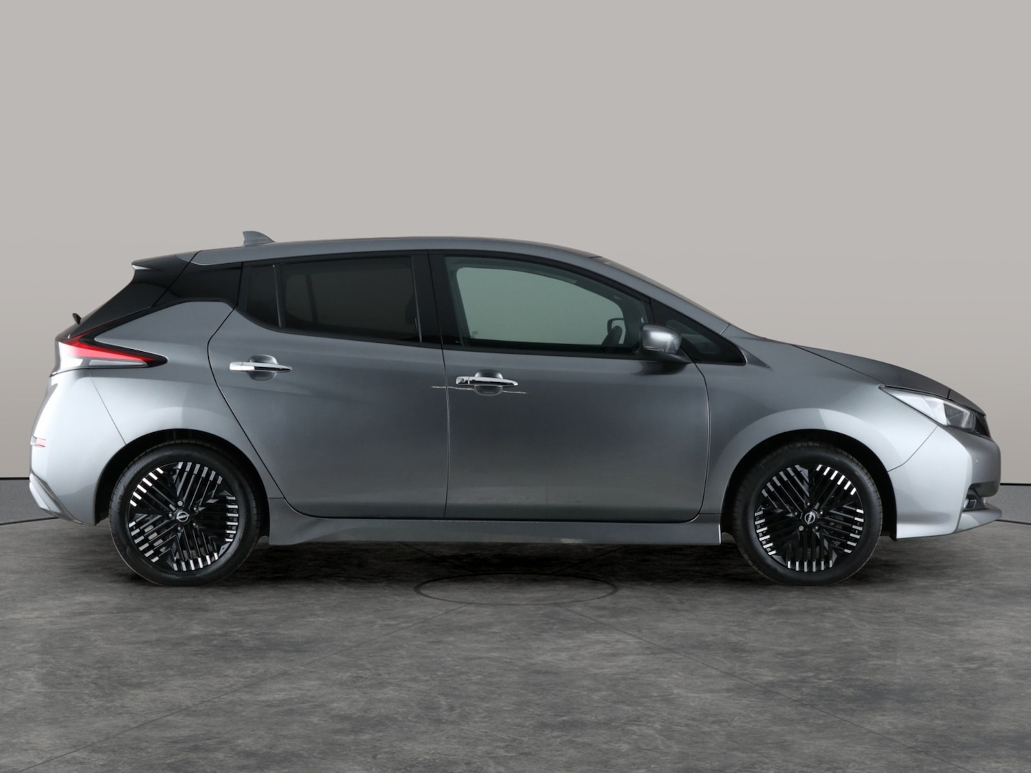 Used Nissan Leaf 2022 for sale - 76480110: Photo 8