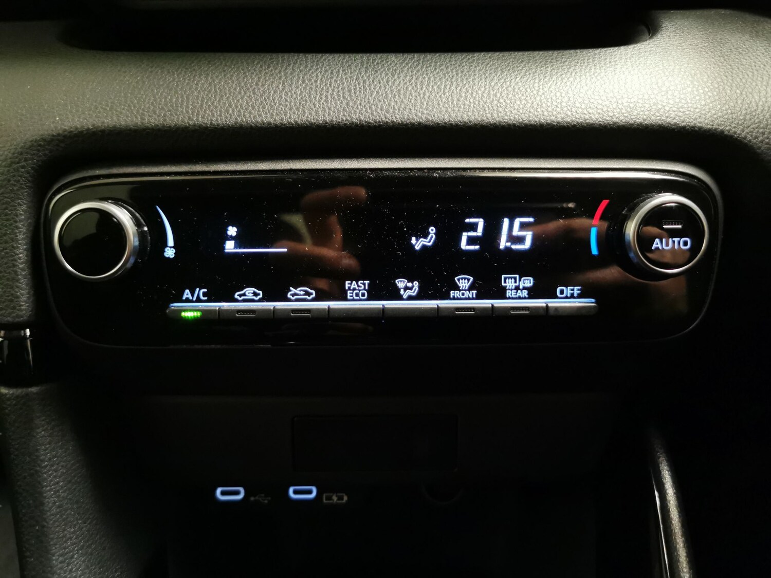 Used Toyota Yaris 2024 for sale - 78025360: Photo 17