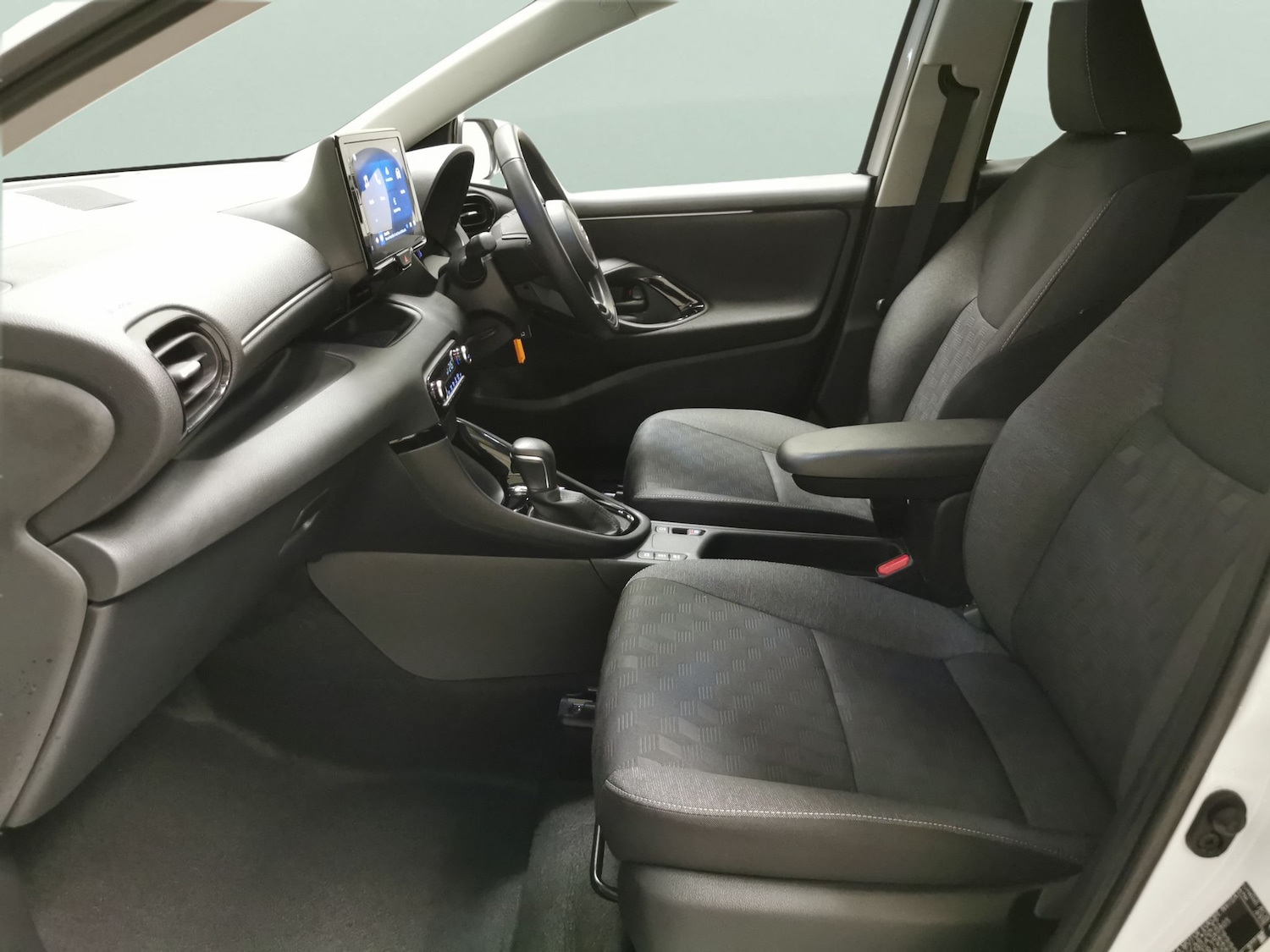 Used Toyota Yaris 2024 for sale - 78025360: Photo 4