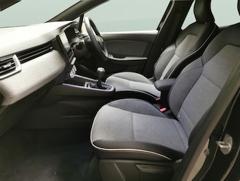 Used Renault Clio 2024 for sale - 76330933: Photo 4