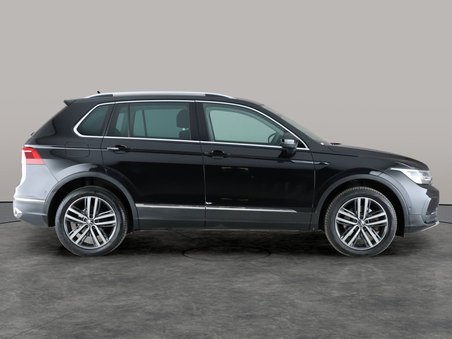 Used Volkswagen Tiguan 2021 for sale - 76415552: Photo 12