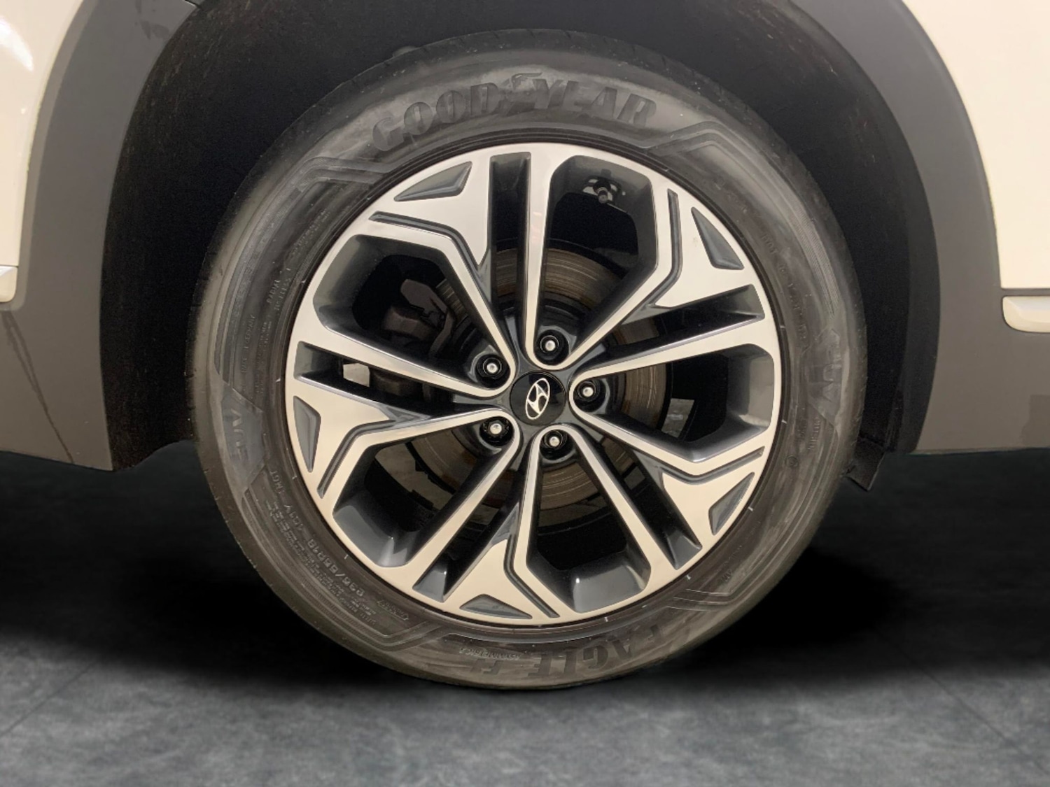 Used Hyundai Santa Fe 2019 for sale - 77364902: Photo 28