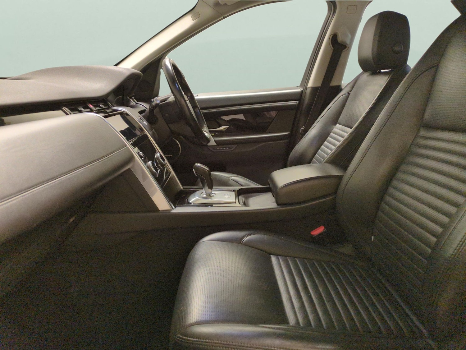 Used Land Rover Discovery Sport 2020 for sale - 77890292: Photo 4