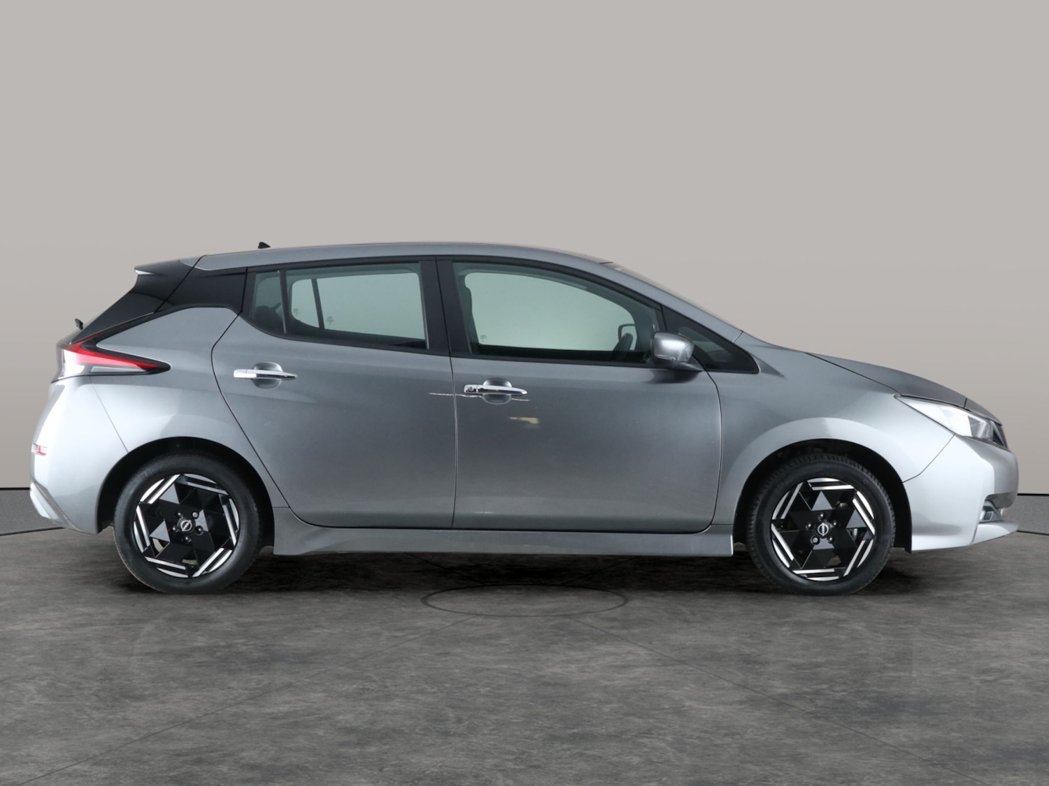 Used Nissan Leaf 2022 for sale - 76564111: Photo 8