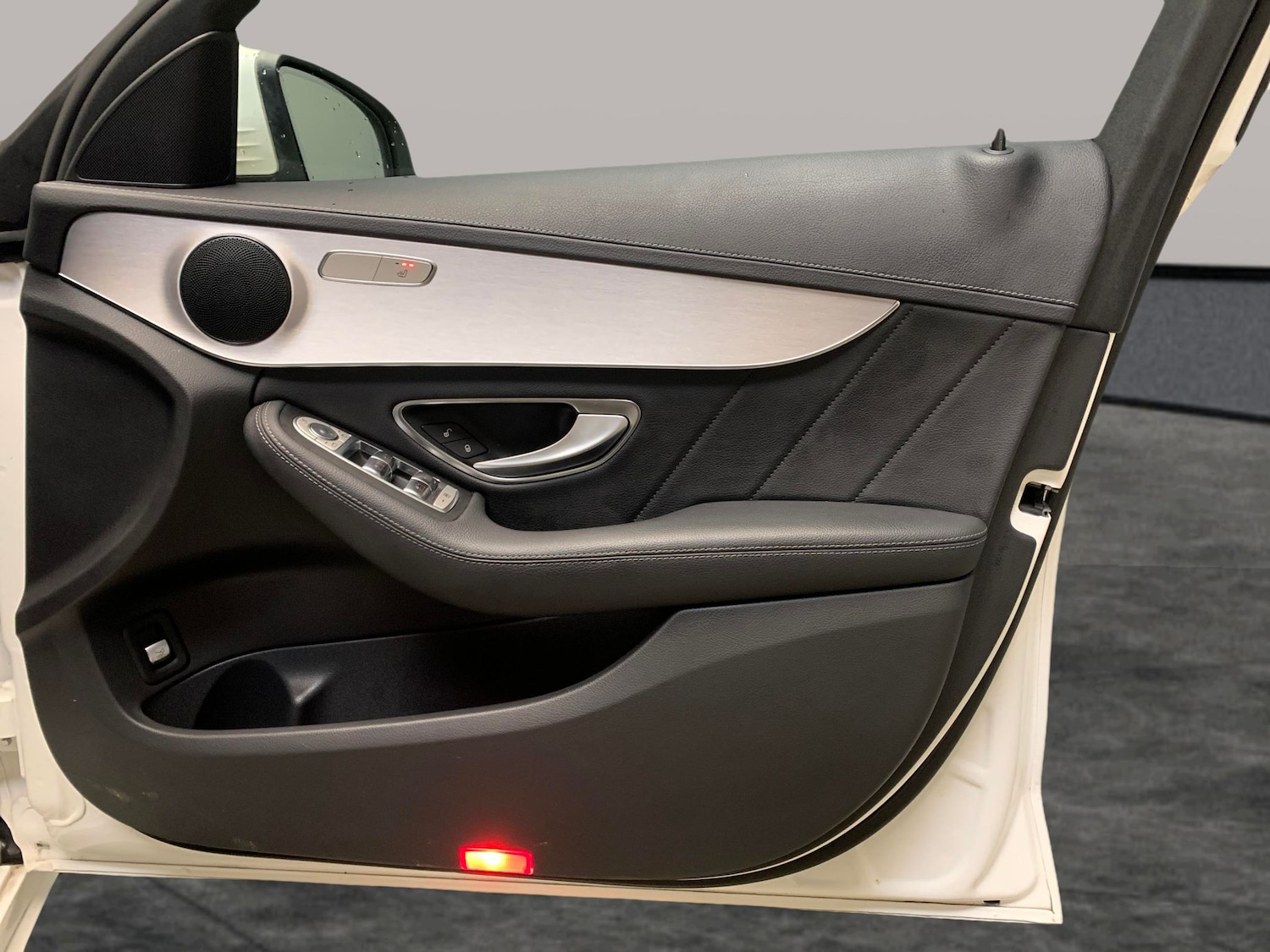 Used Mercedes-Benz C Class 2016 for sale - 77350940: Photo 29