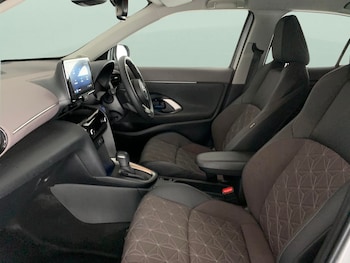 Used Toyota Yaris Cross 2022 for sale - 75980929: Photo