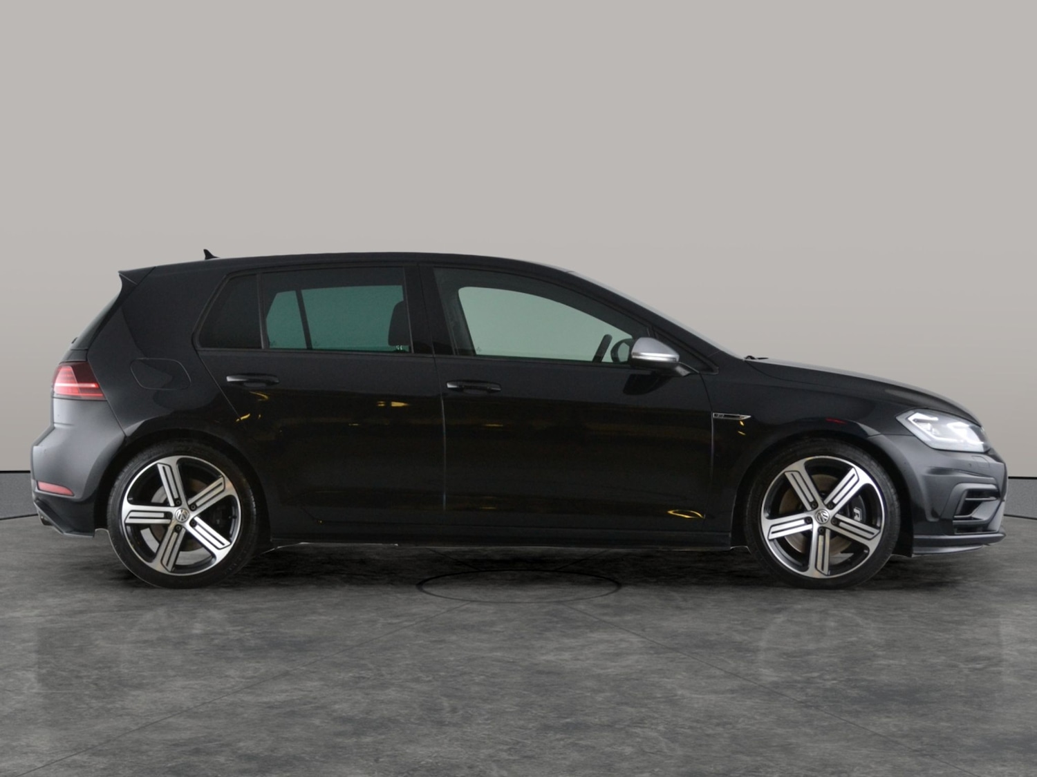 Used Volkswagen Golf 2018 for sale - 76128743: Photo 14